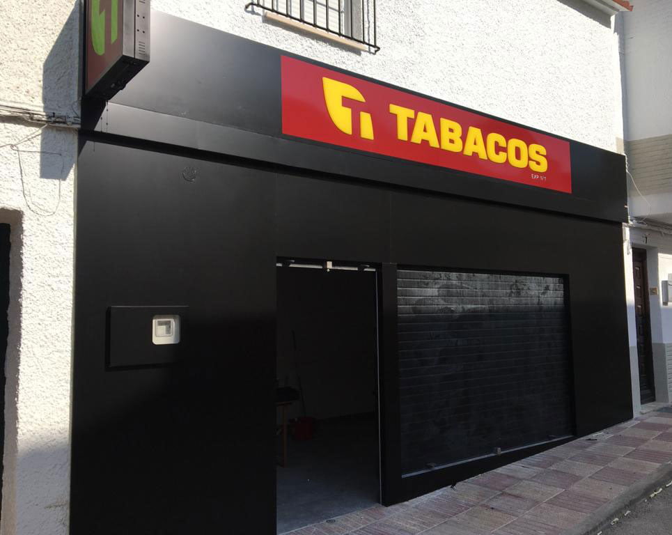 Revestimiento de Fachadas Comerciales Via Arte